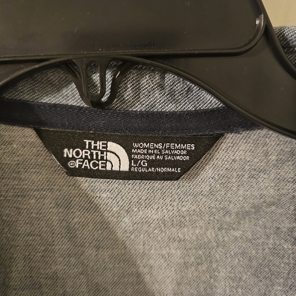 The North Face Women's Button Down Shirt Blue Size L - Picture 2 of 6